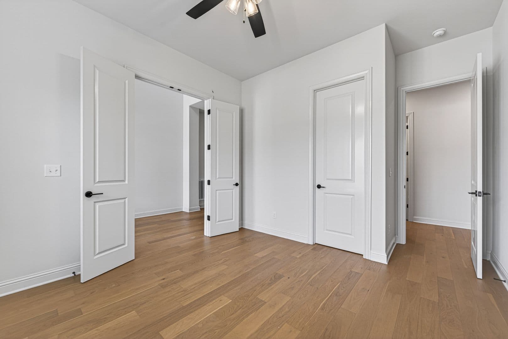 Bentonville House: 8900 W Comet Dr