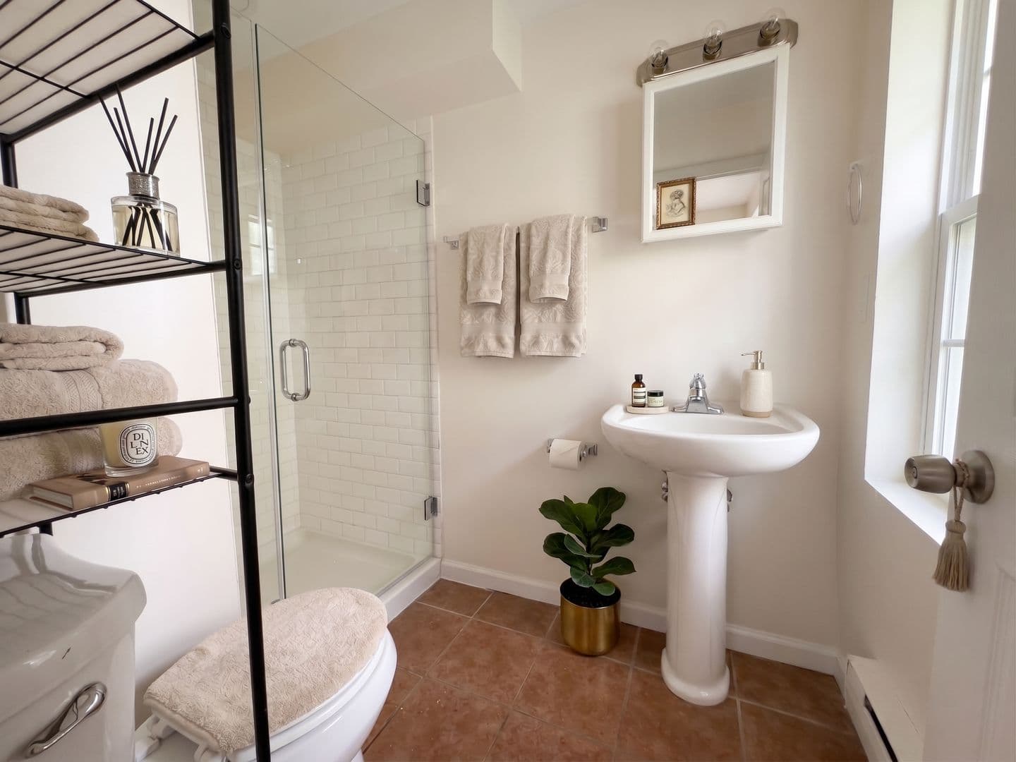 Philadelphia Apartment: 113 w Girard Ave