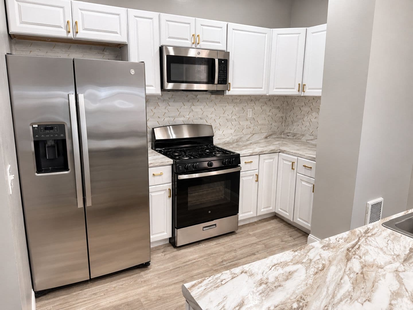 Philadelphia Apartment: 5031 Walnut Street