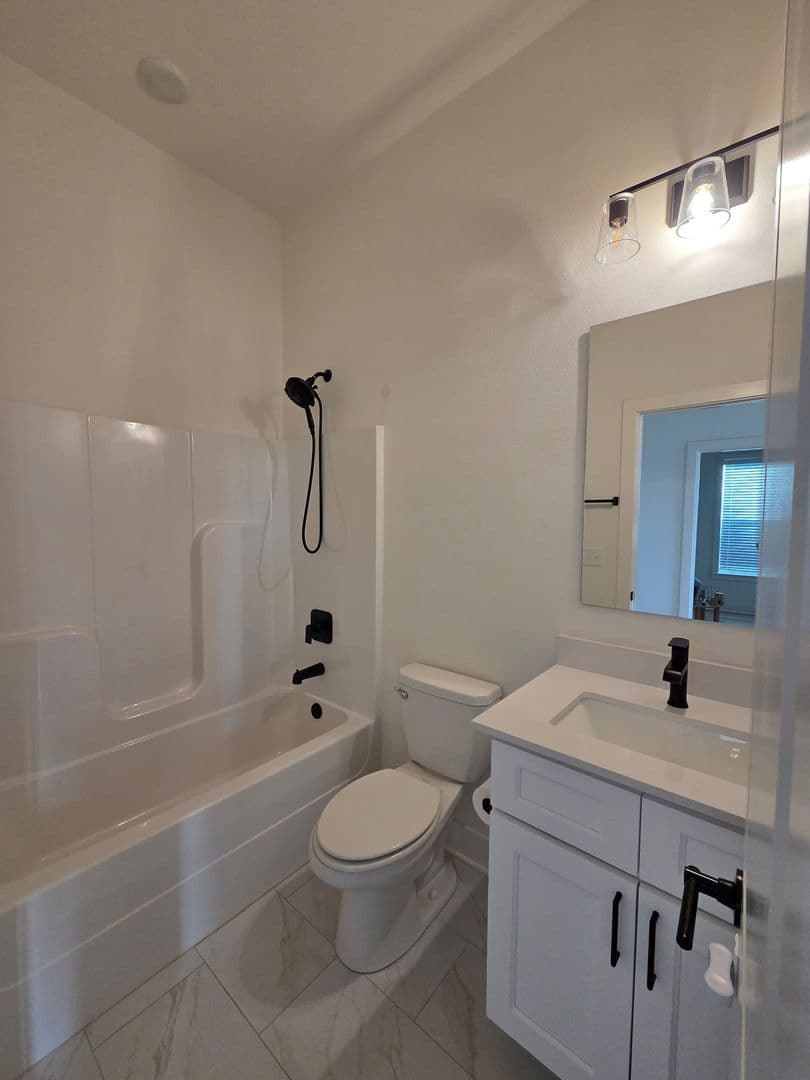 Rogers House: 5912 S 41st St