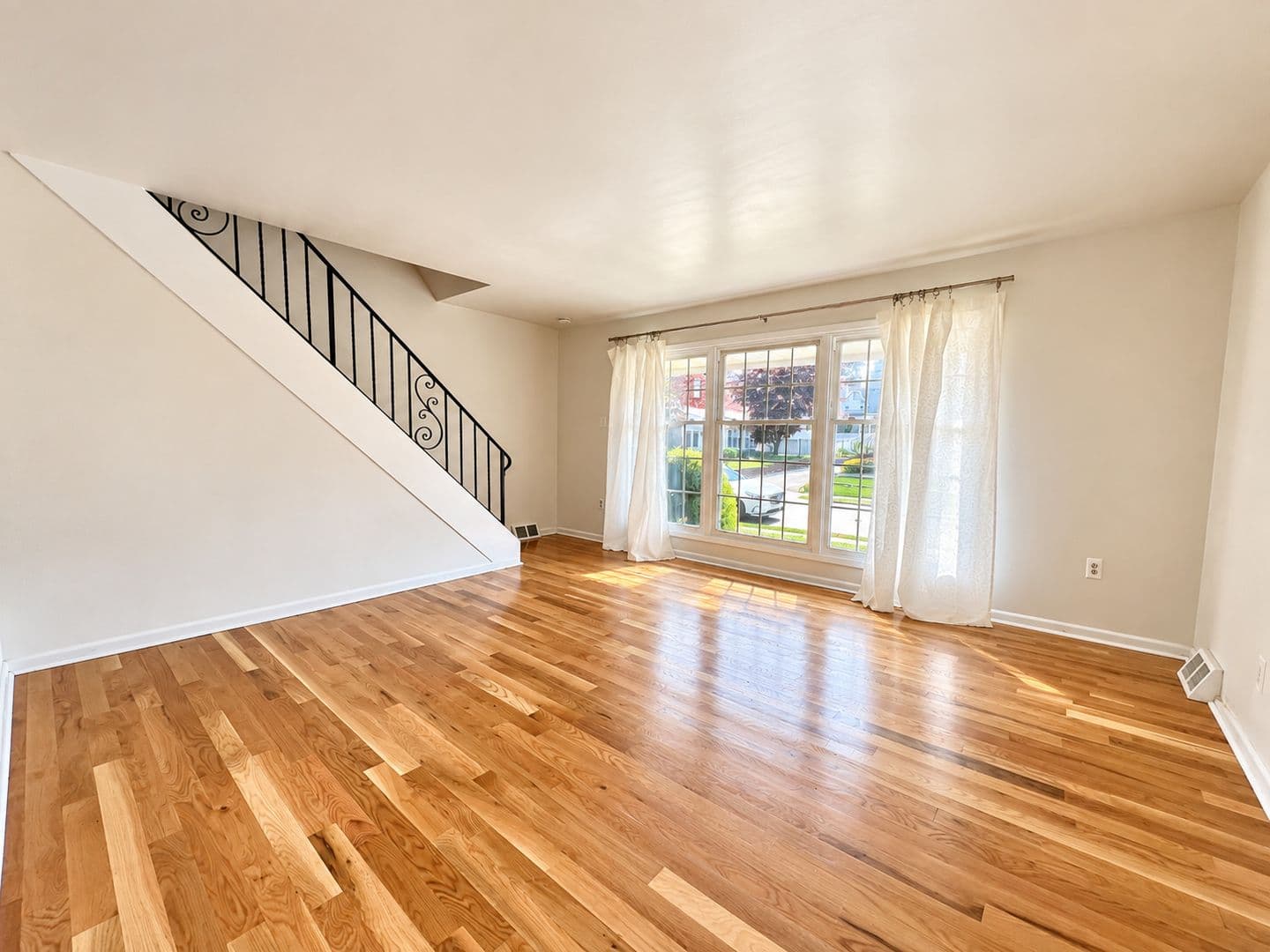 Bryn Mawr House: 238 Bailey Road