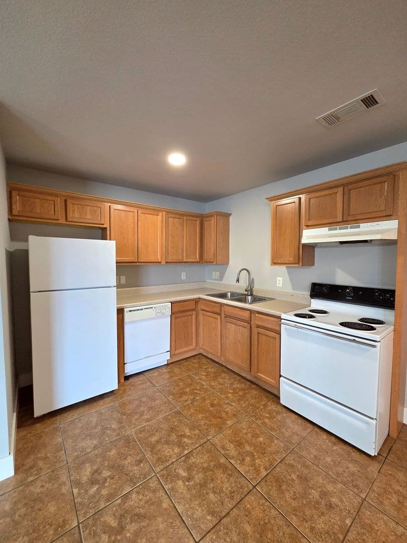 Rogers House: 205 E Marietta Ct