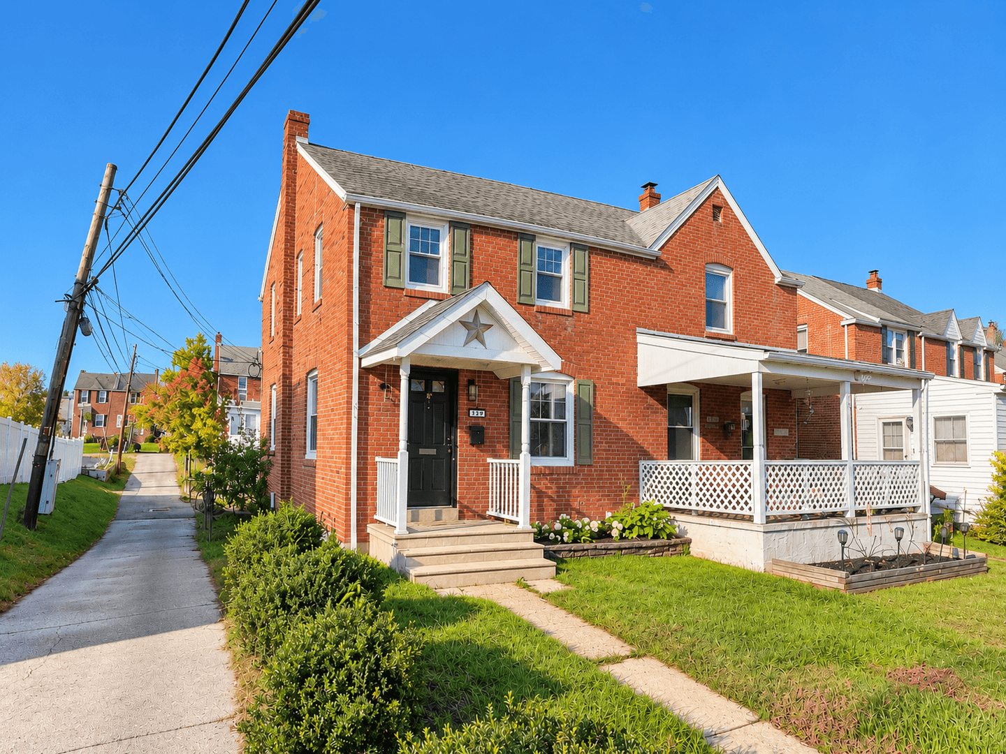 Holmes House: 329 Holmes Rd