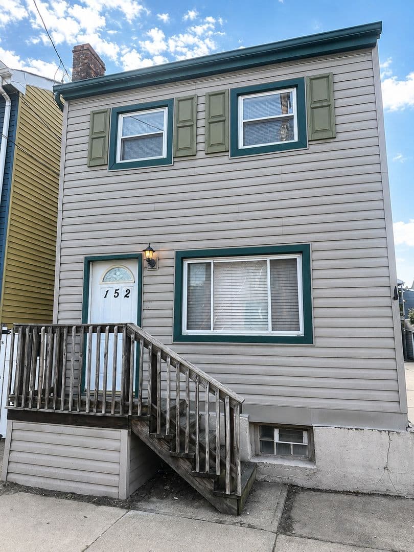 Pittsburgh House: 152 South 17th Street