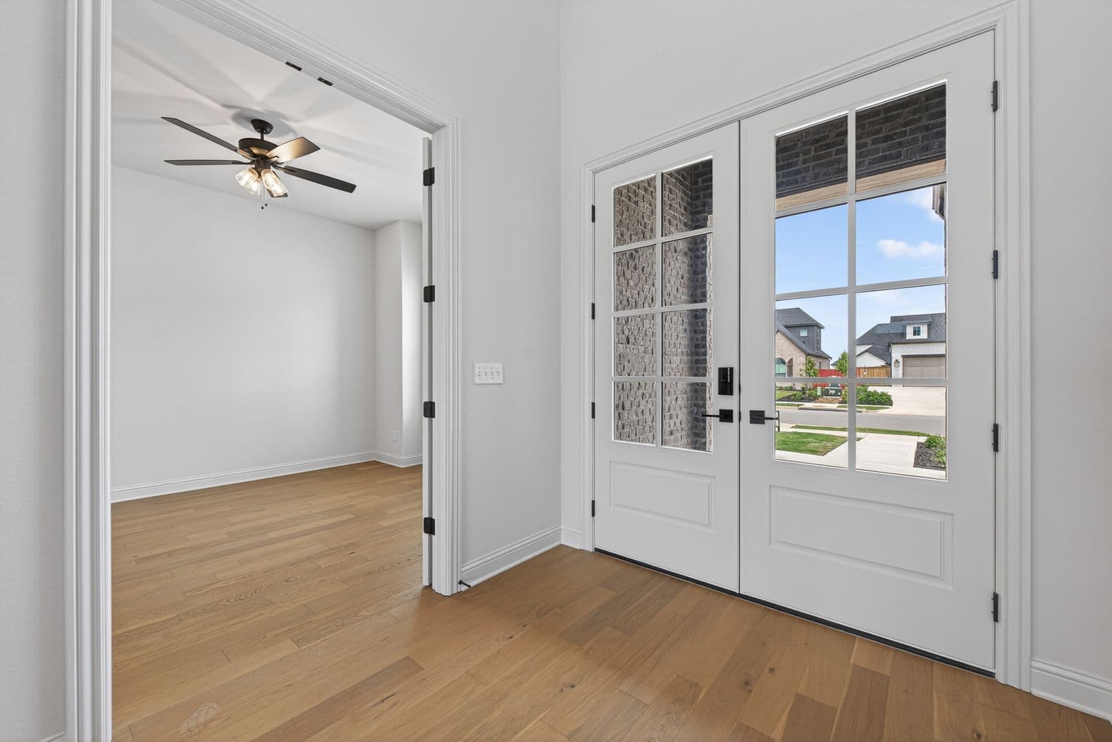 Bentonville House: 8900 W Comet Dr