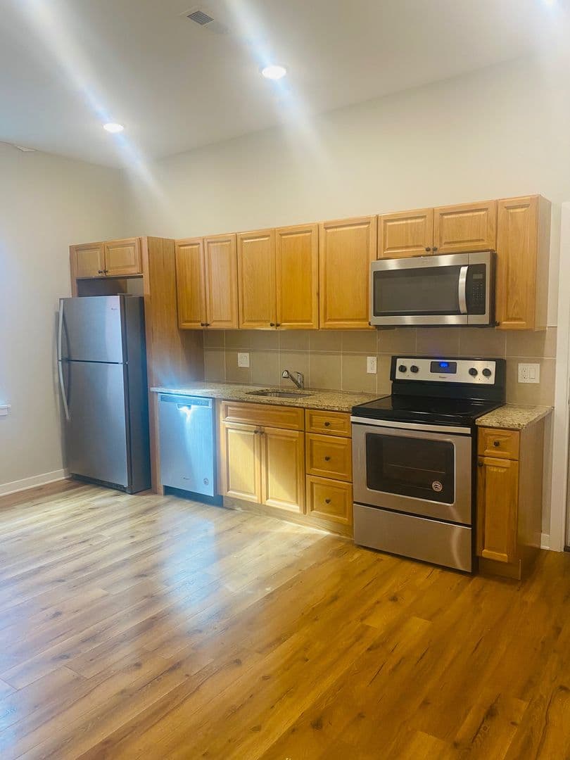 Philadelphia Apartment: 1827 W Diamond St