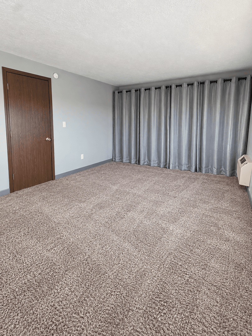 Carnegie Apartment: 711 Cubbage Street