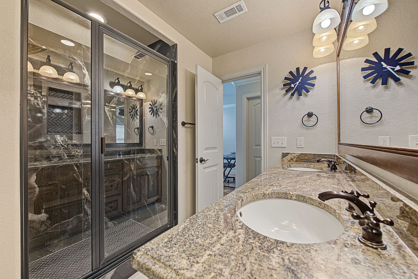 Springdale House: 6482 Wells Cir