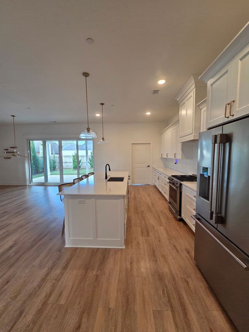 Rogers House: 5912 S 41st St