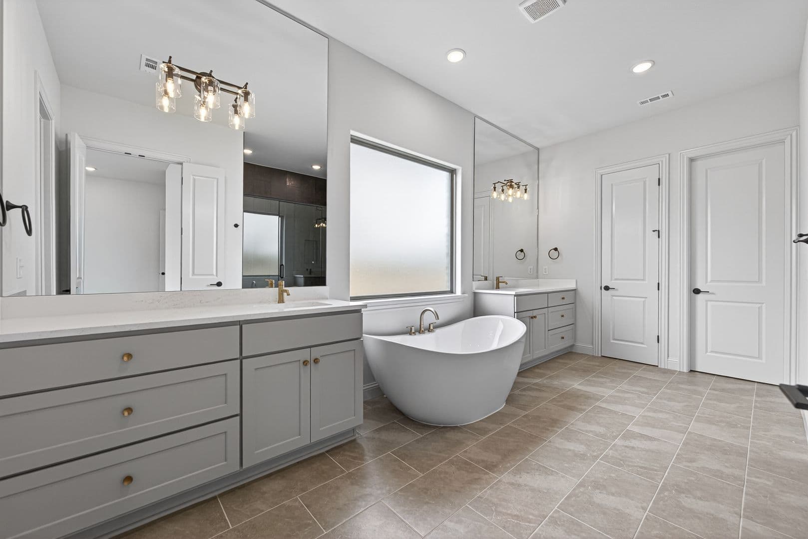 Bentonville House: 8900 W Comet Dr