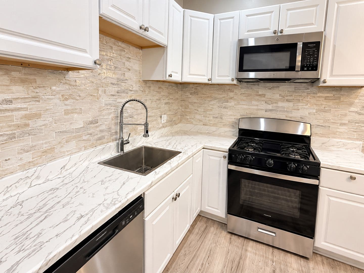 Philadelphia Apartment: 5033 Walnut Street