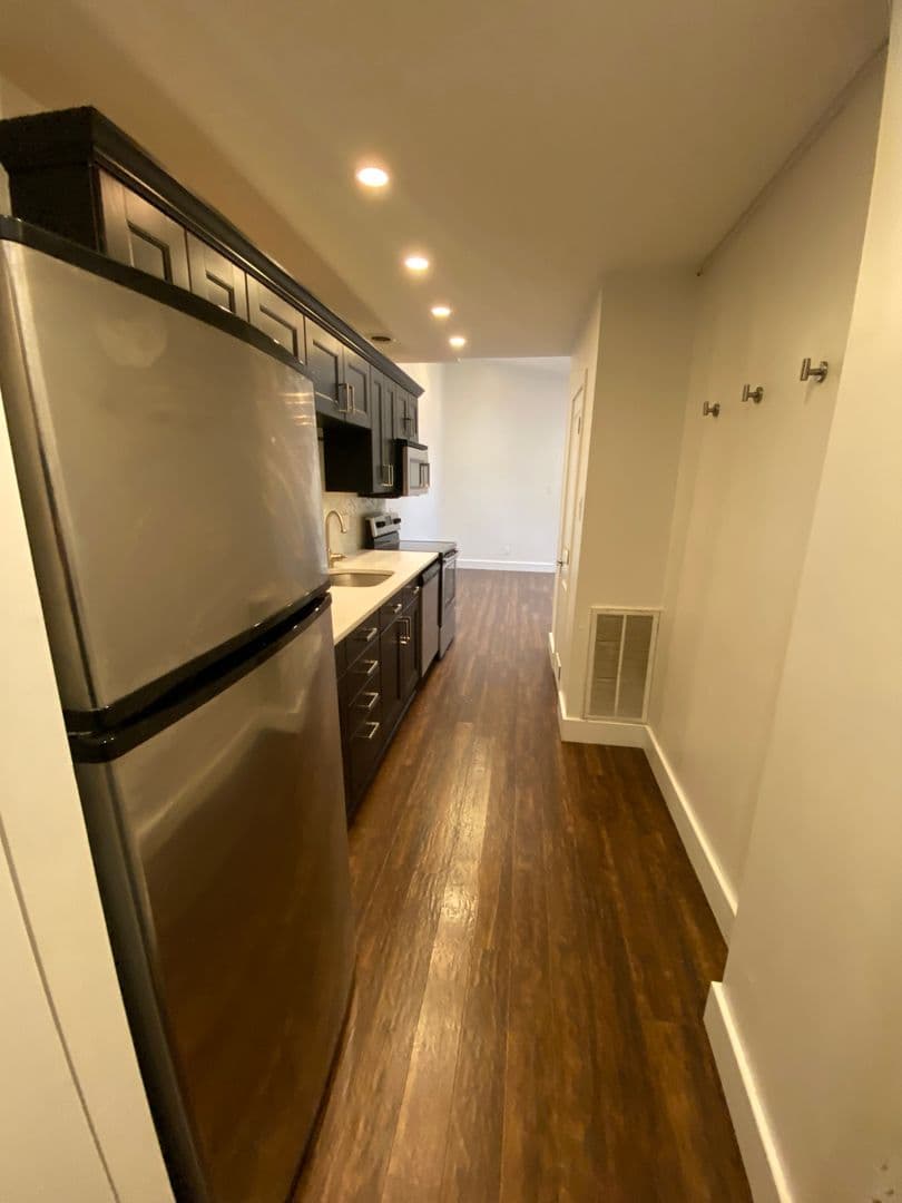 Philadelphia House: 142 North 2nd Street