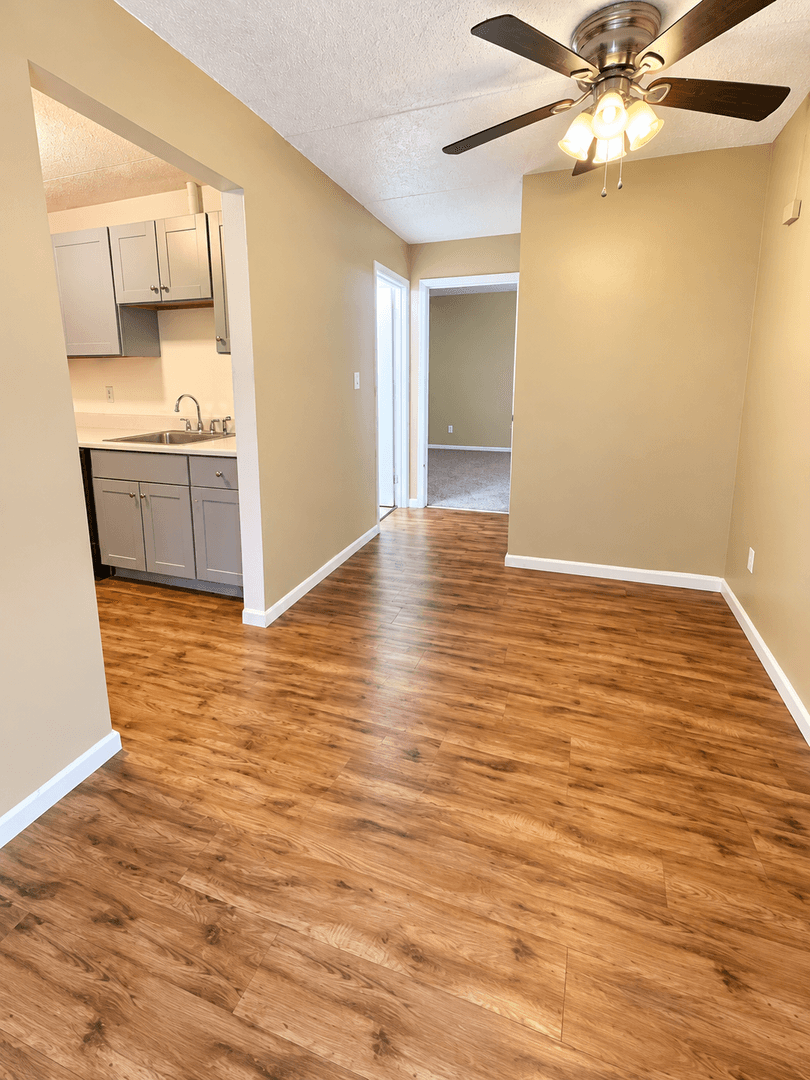 Carnegie Apartment: 711 Cubbage Street