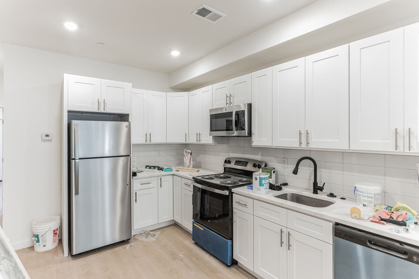 Philadelphia Apartment: 812 Holly St