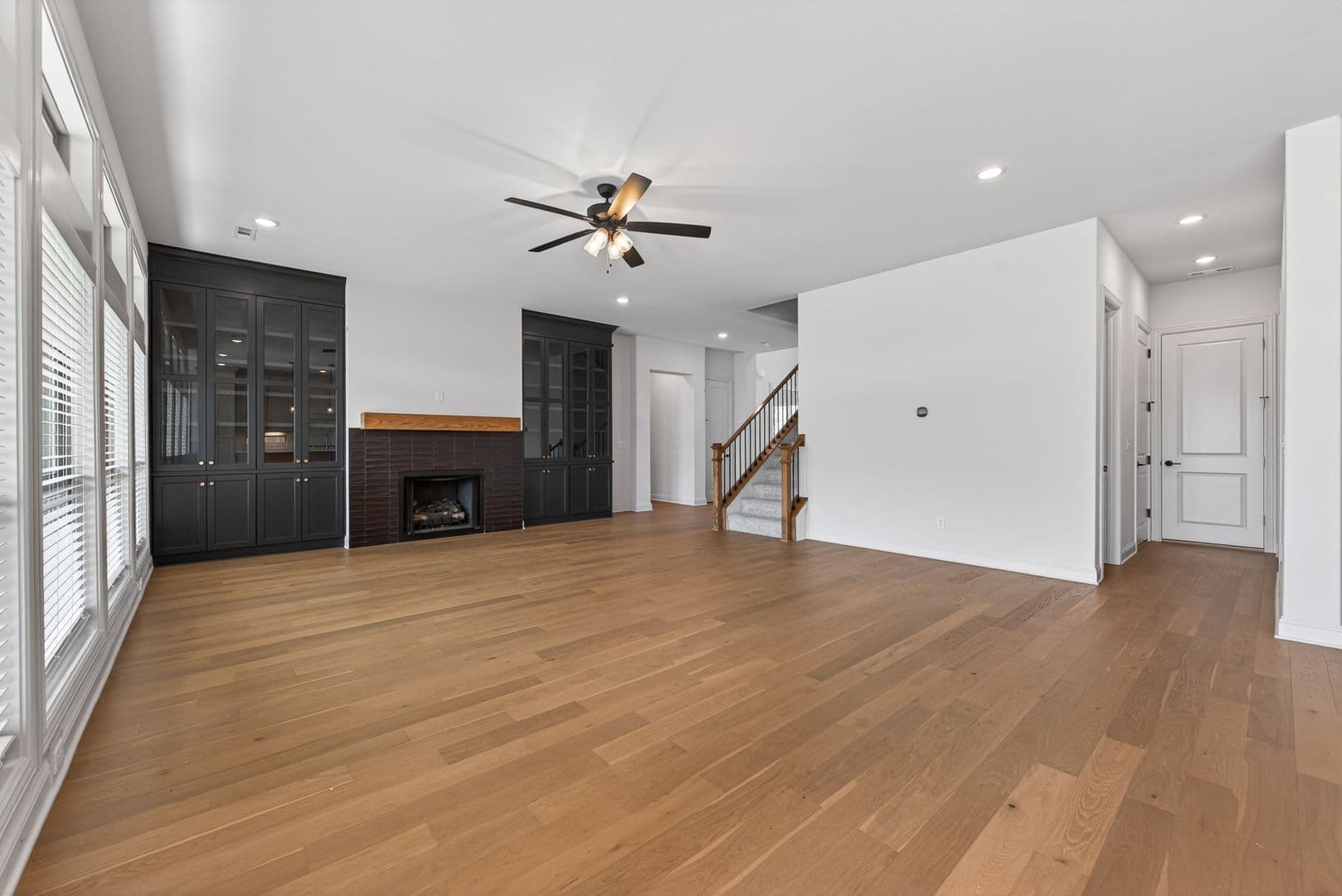 Bentonville House: 8900 W Comet Dr