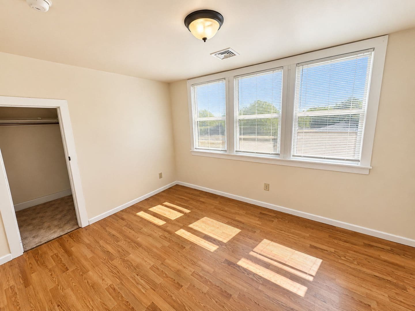 Cinnaminson House: 1501 River Road