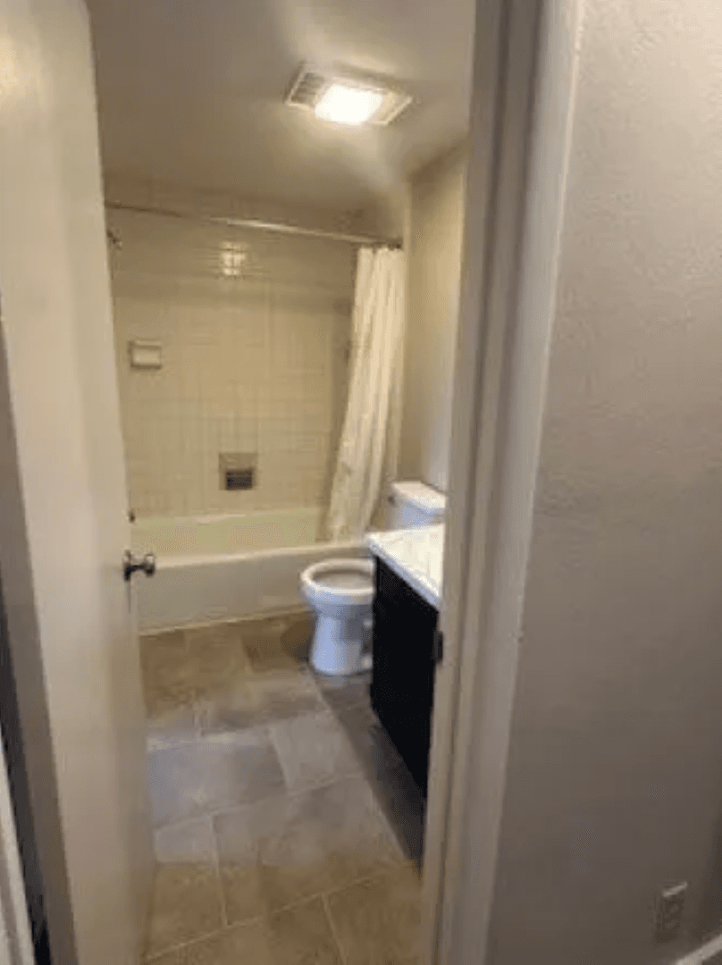 McKees Rocks Apartment: 321 Ella Street