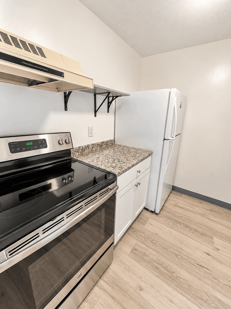 Carnegie Apartment: 711 Cubbage Street