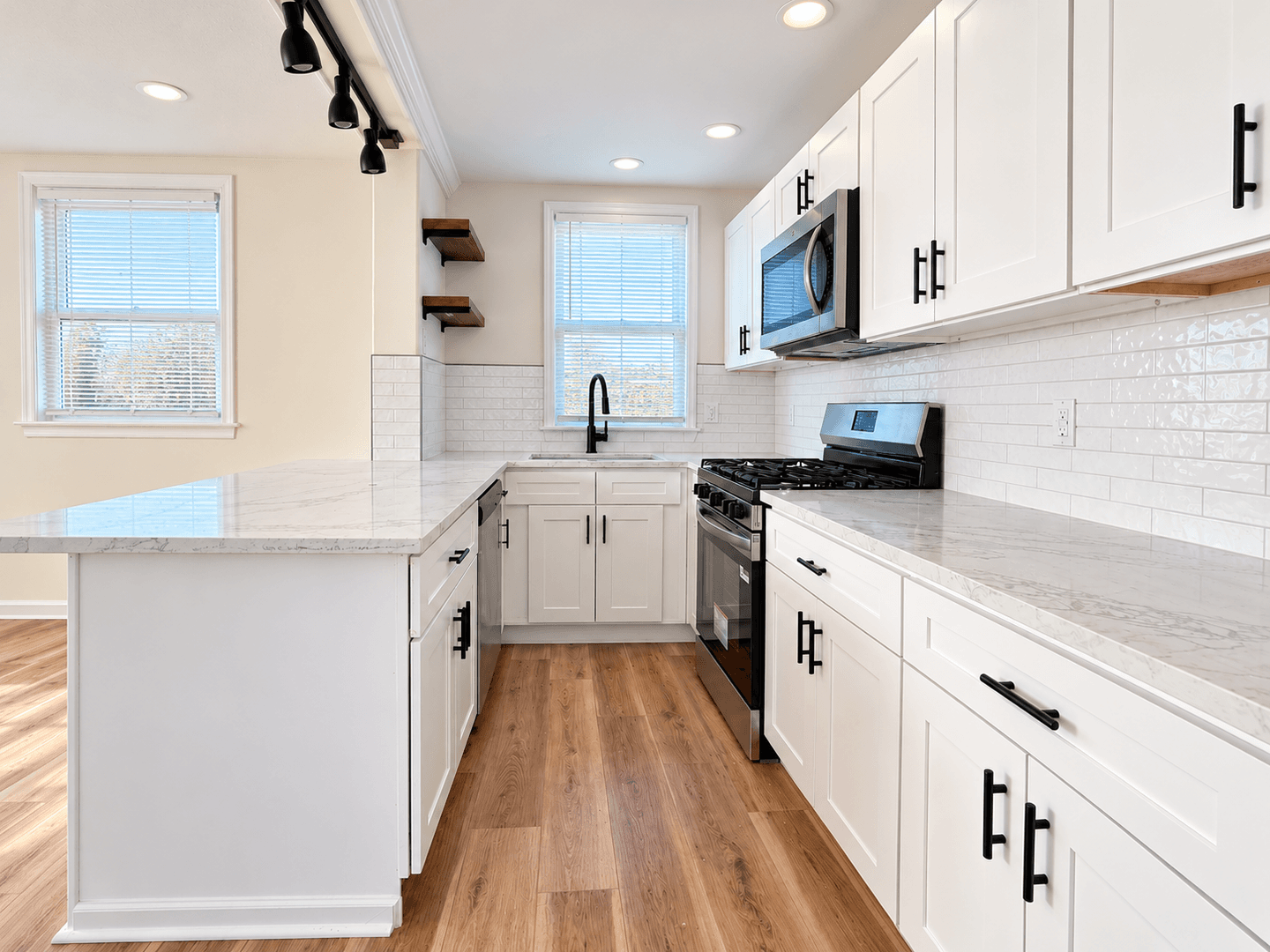 Holmes House: 329 Holmes Rd