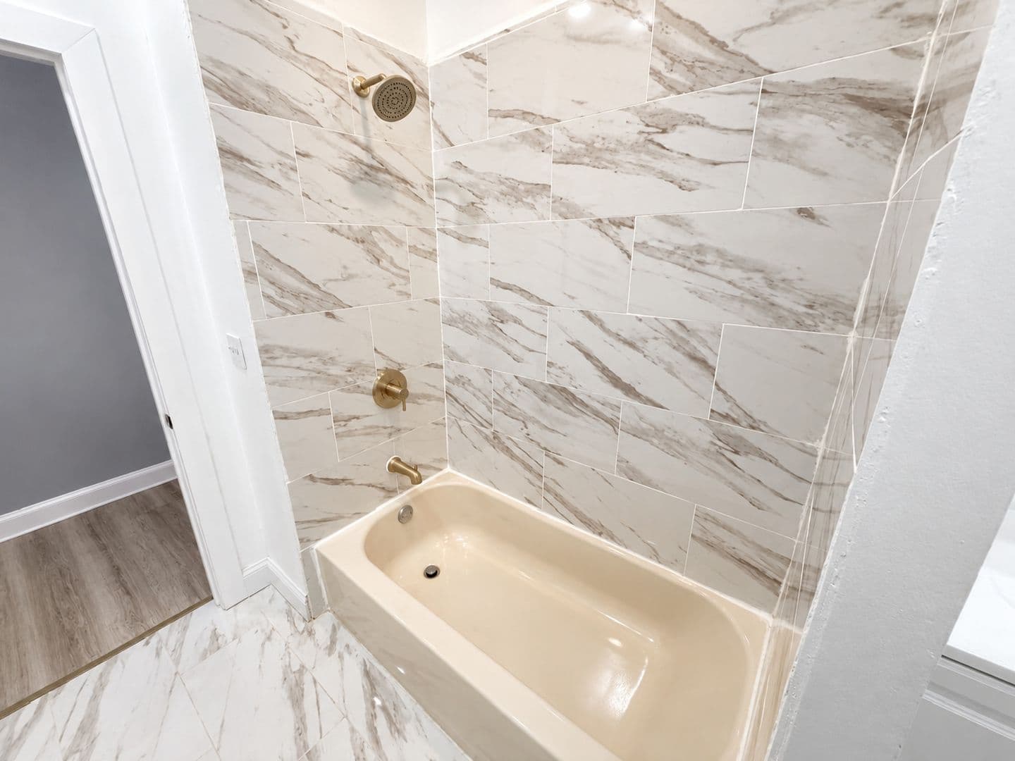 Philadelphia Apartment: 5031 Walnut Street