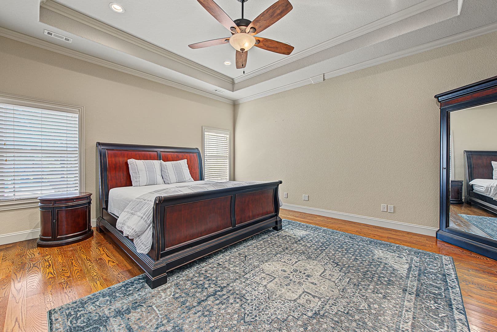 Springdale House: 6482 Wells Cir