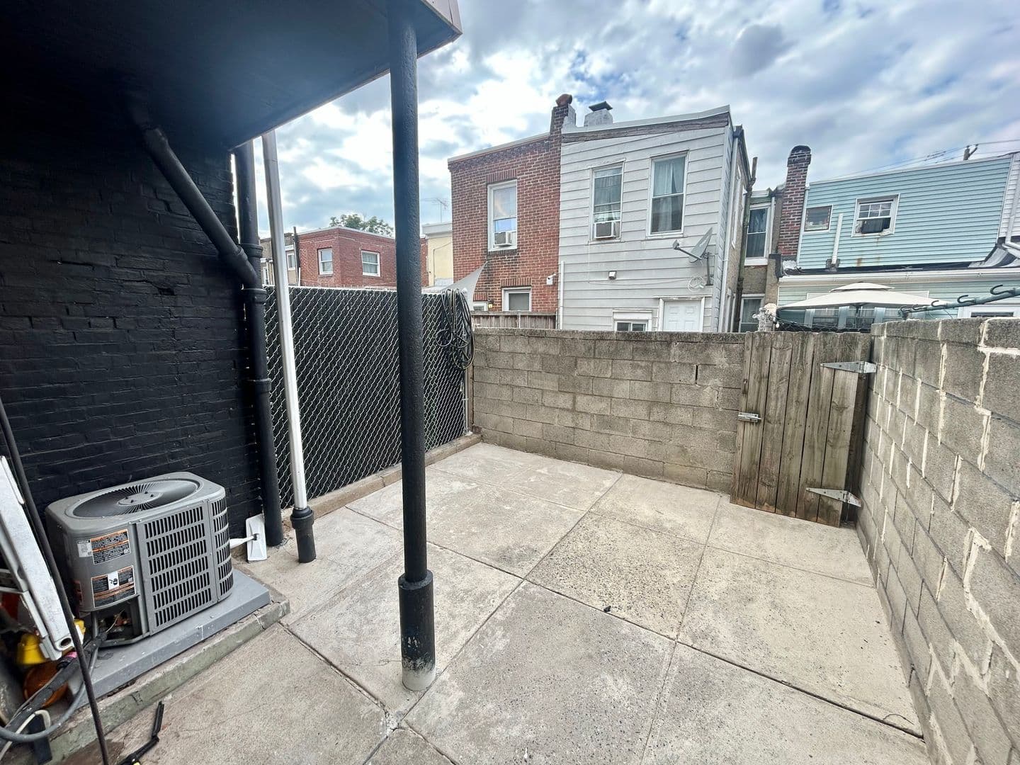 Philadelphia Townhome: 2644 Tilton St