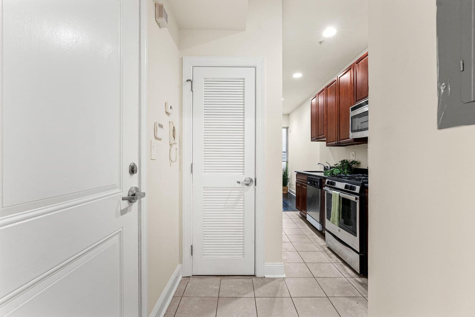 Philadelphia Apartment: 1802 N 16th St