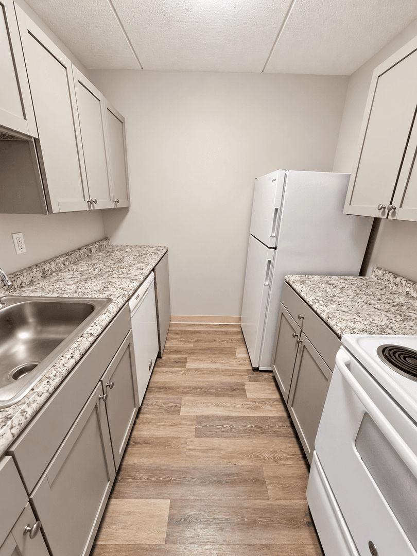 Carnegie Apartment: 711 Cubbage Street