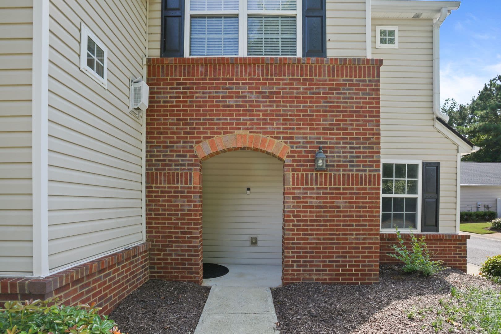 Woodstock House: 308 West Oaks Trail