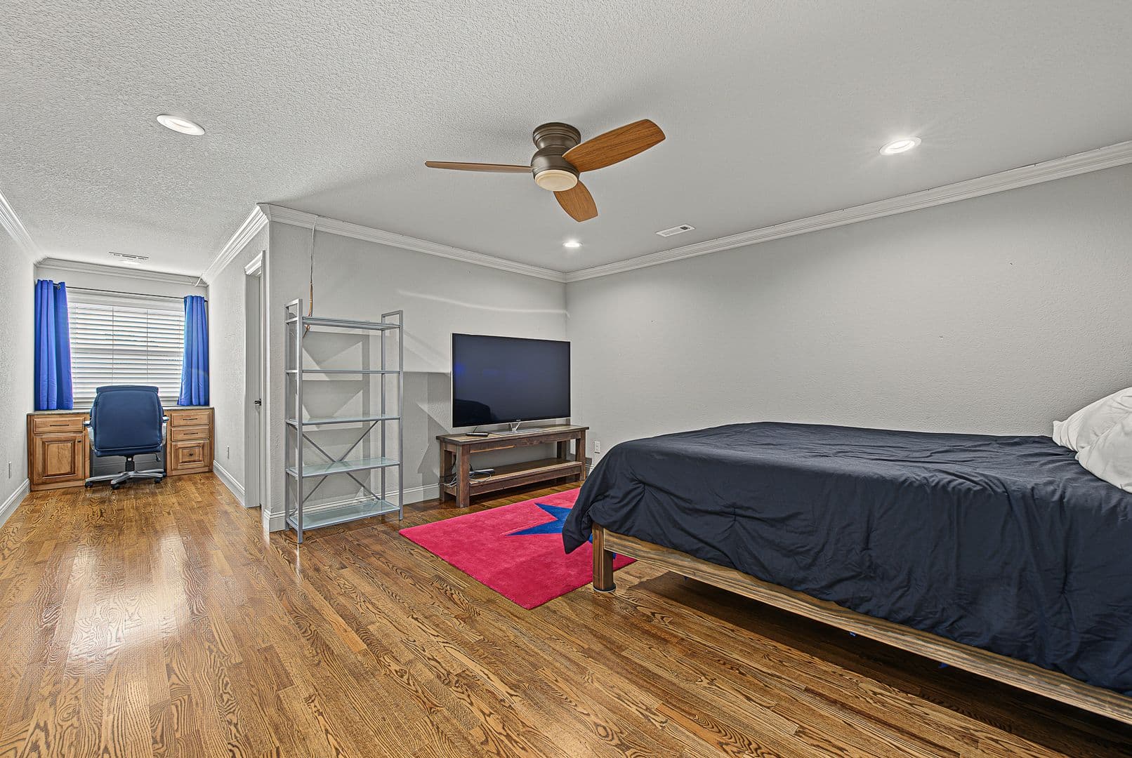 Springdale House: 6482 Wells Cir