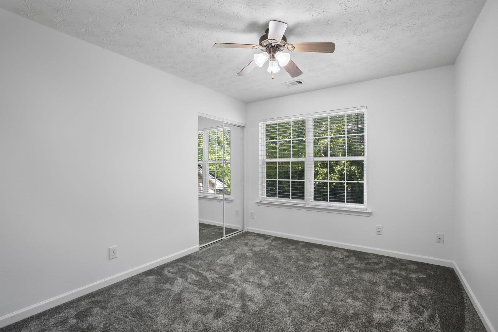 Woodstock House: 308 West Oaks Trail
