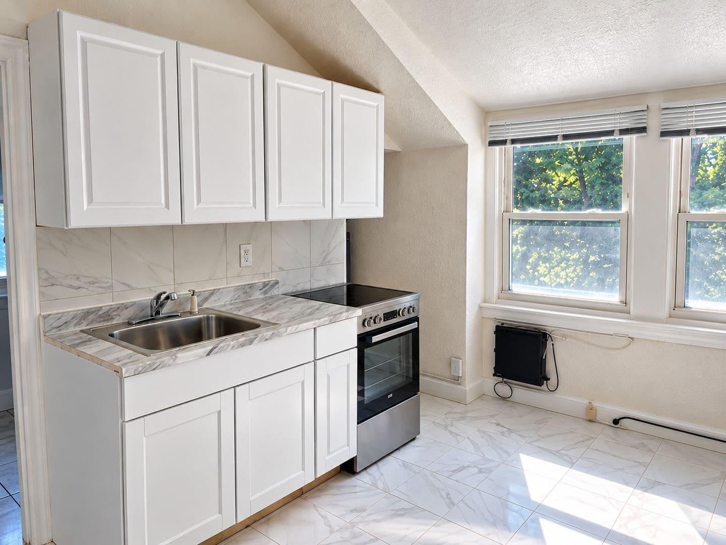 Philadelphia House: 4723 Northwood St #3
