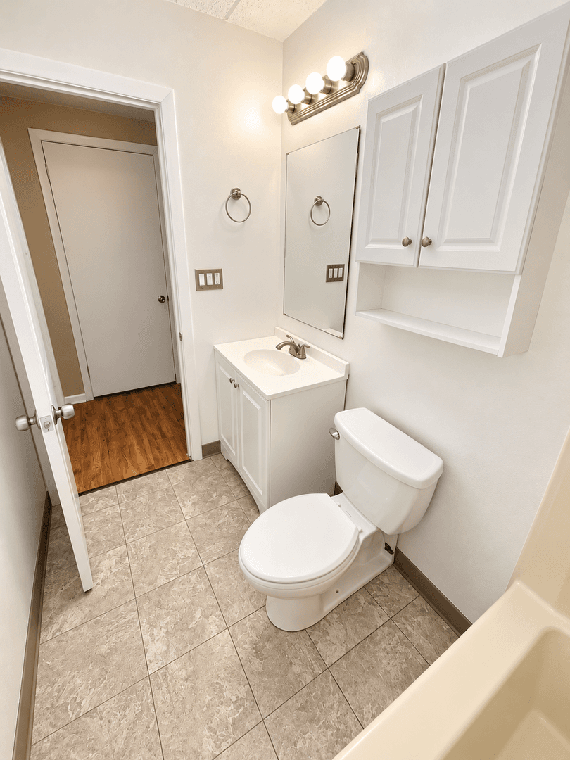 Carnegie Apartment: 711 Cubbage Street