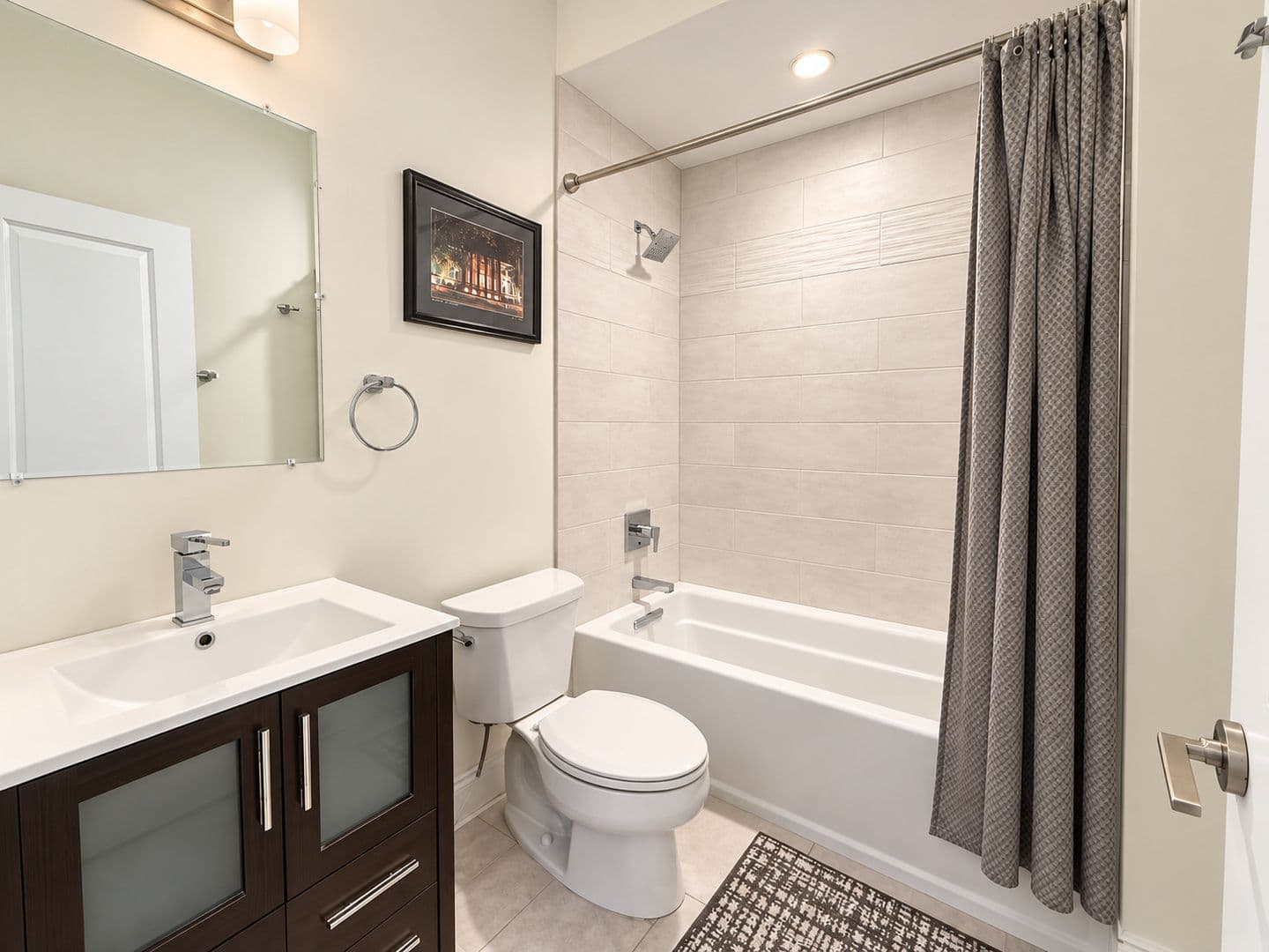 Philadelphia Apartment: 1422 Germantown Ave