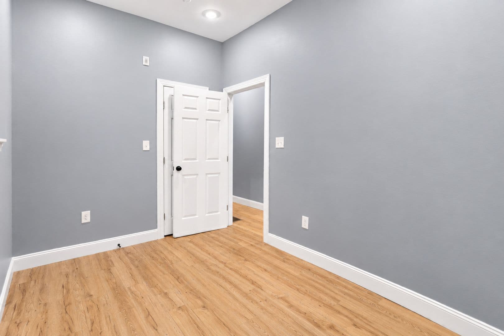 Philadelphia Apartment: 2932 West Oxford Street