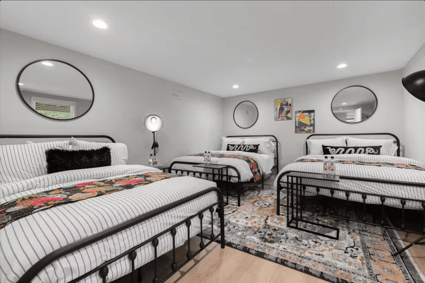 Bella Vista House: 15 Churchill Drive (F/S)
