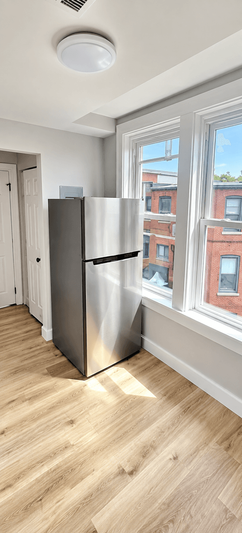 Pittsburgh Apartment: 1229 West North Avenue