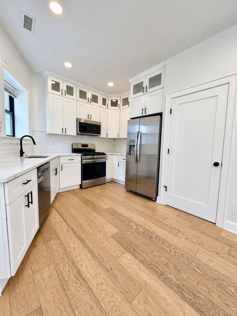 Philadelphia House: 117 East Allen Street