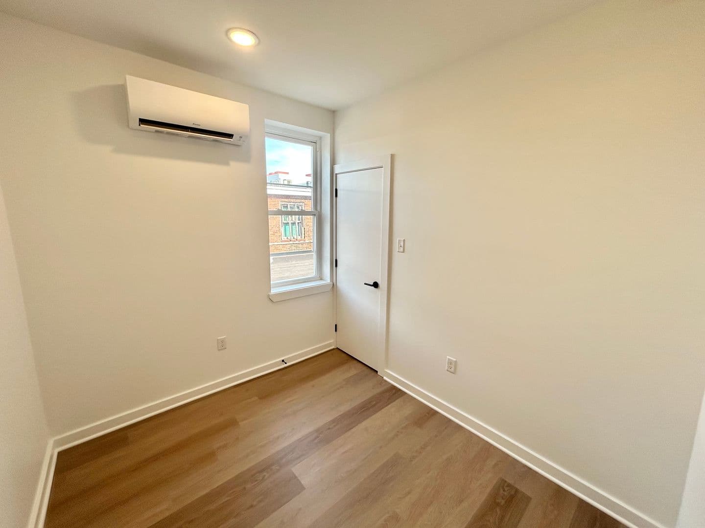 Philadelphia Apartment: 2725 W Girard Ave