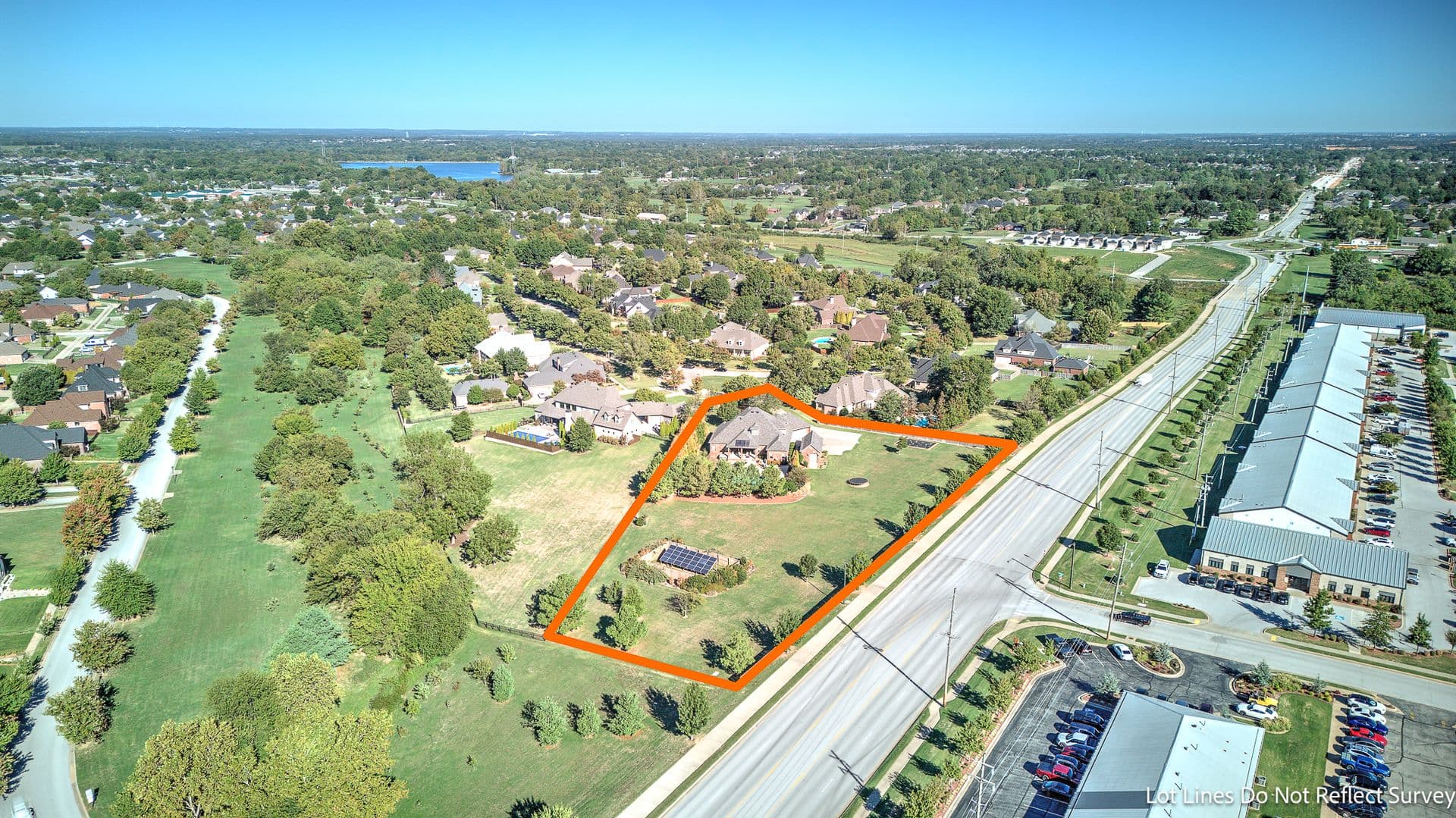 Springdale House: 6482 Wells Cir