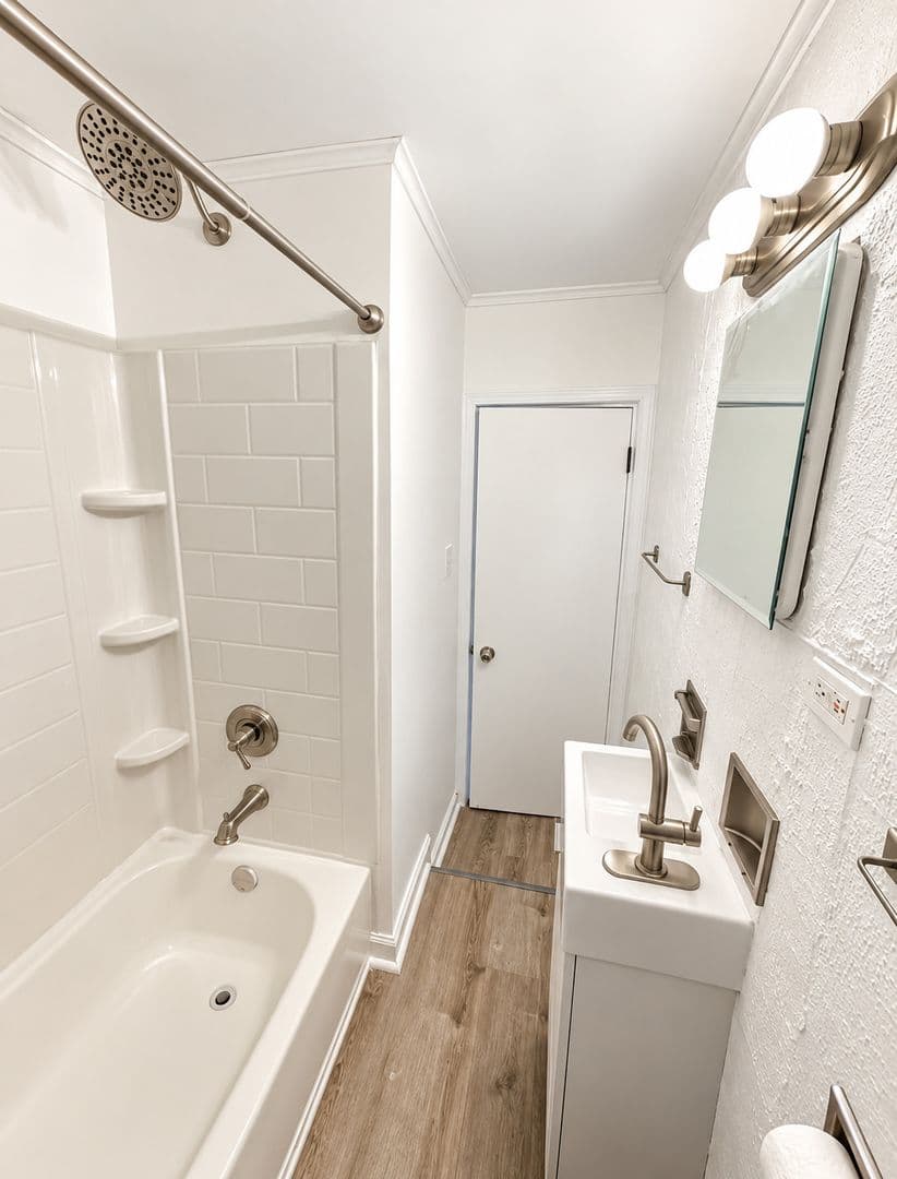 Pittsburgh Apartment: 218 Four Mile Run