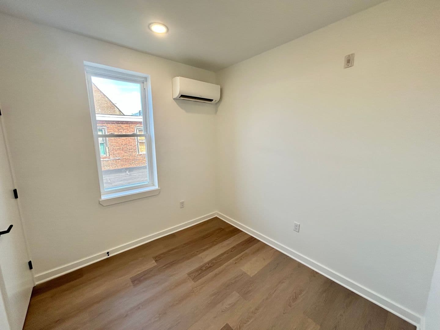 Philadelphia Apartment: 2725 W Girard Ave