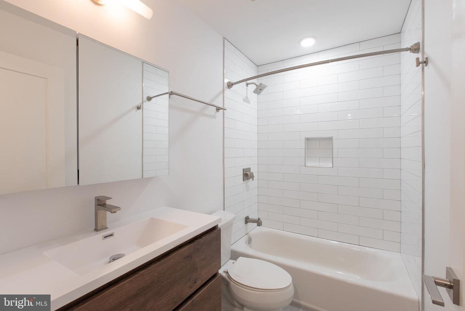 Philadelphia Apartment: 729 North 20th Street