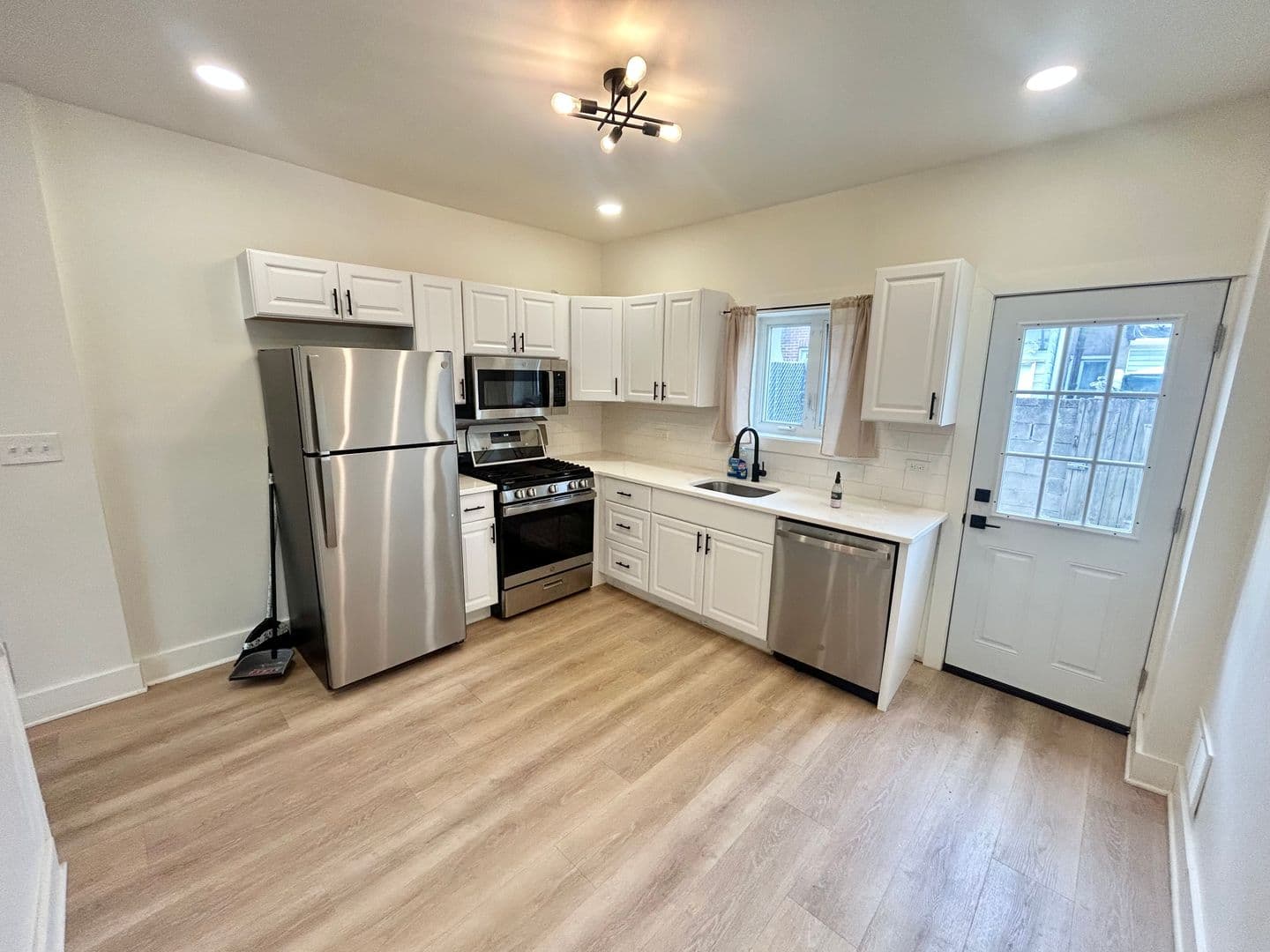 Philadelphia Townhome: 2644 Tilton St