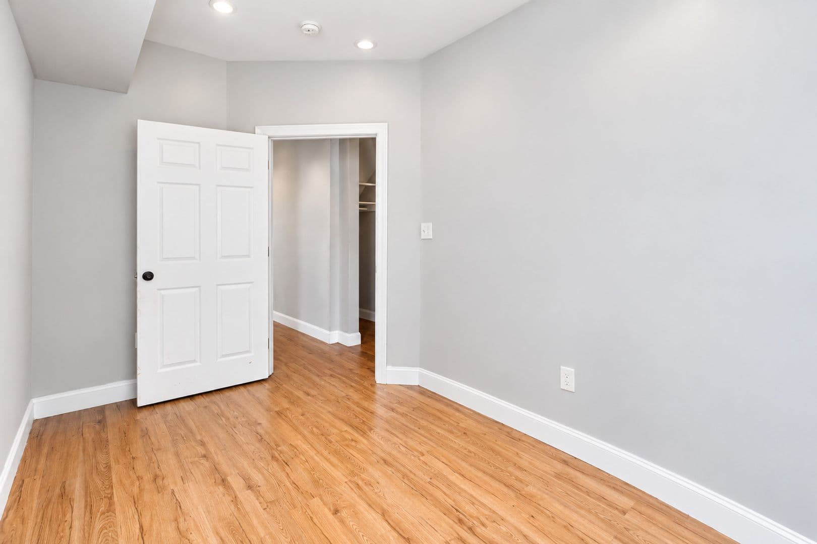 Philadelphia Apartment: 2932 West Oxford Street