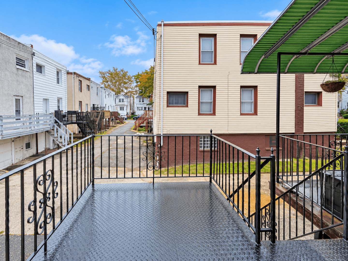 Yeadon House: 174 Fairview Ave