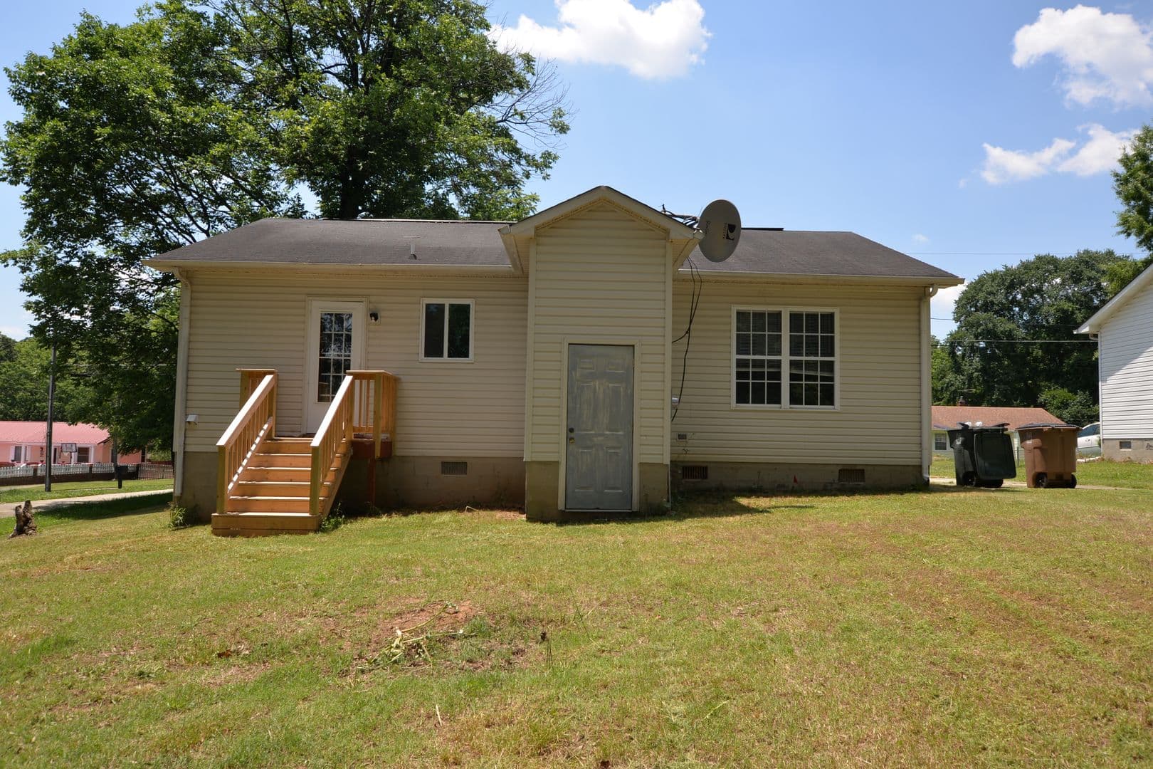 Greensboro House: 1715 Rainbow Drive