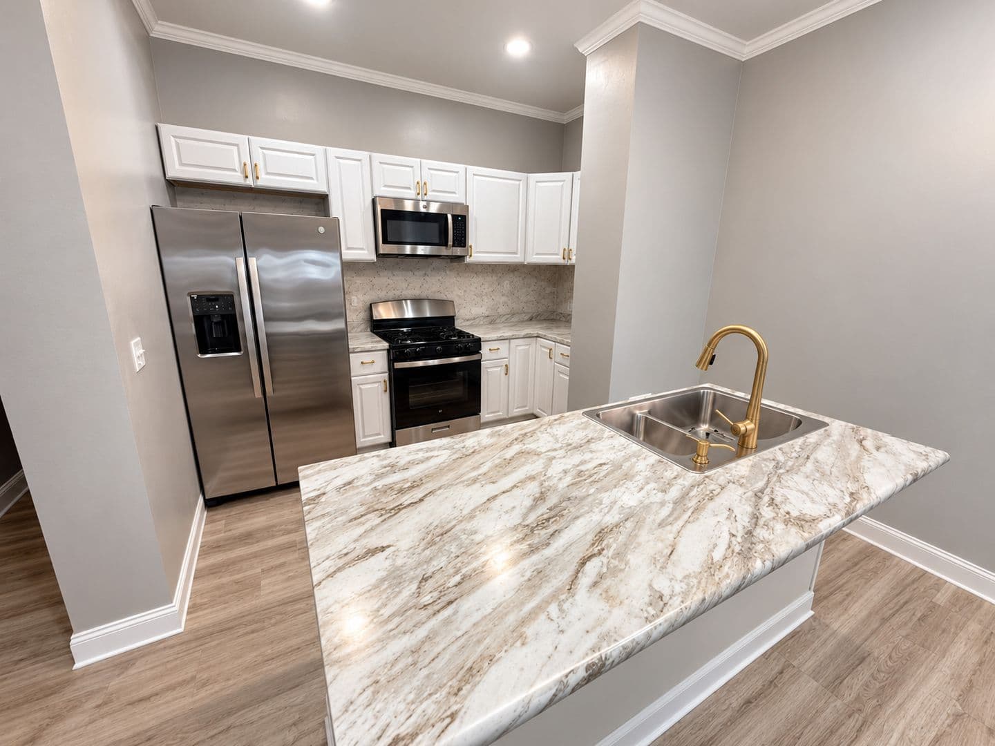 Philadelphia Apartment: 5031 Walnut Street