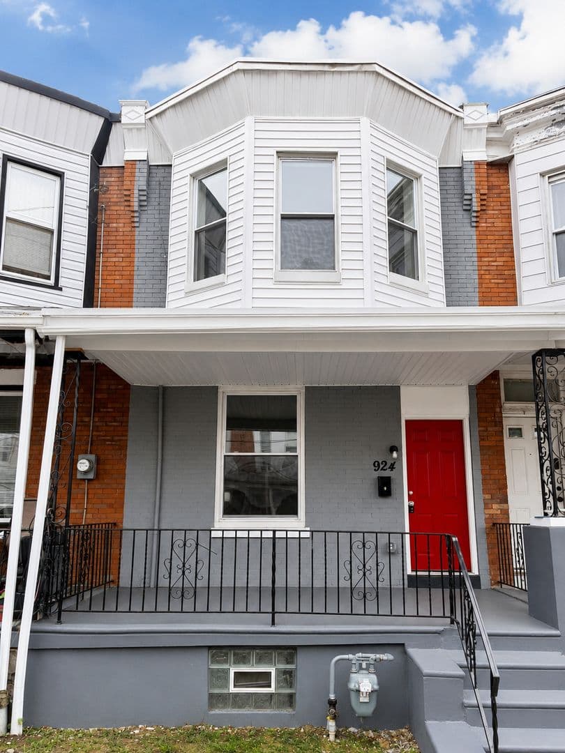 Darby House: 924 Maple Terrace