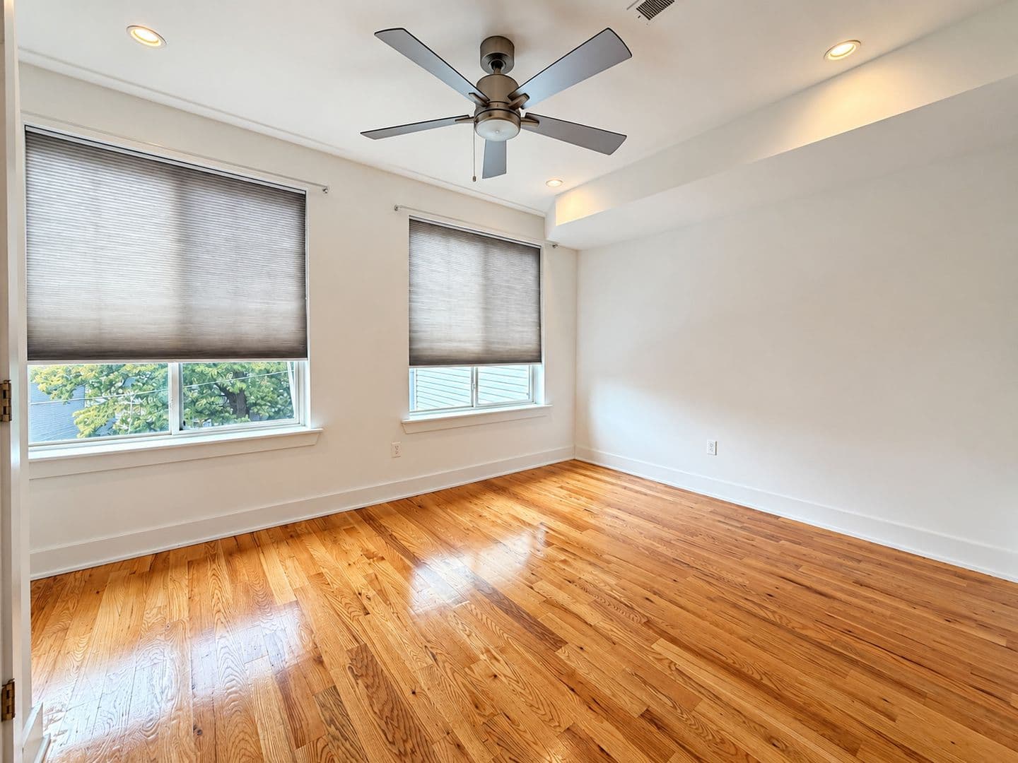 Philadelphia Apartment: 1422 Germantown Ave